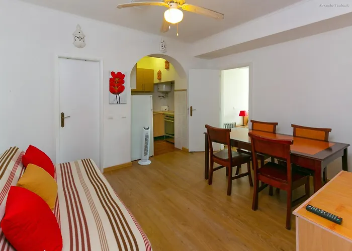 A12 - Praia Da Luz Center Apartment